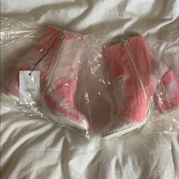 Maison Martin Margiela MM6 Pink Terry Cloth Bootie - Picture 5 of 6